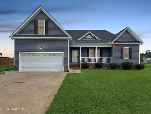 406 Spinnaker St, Elizabeth City, NC 27909