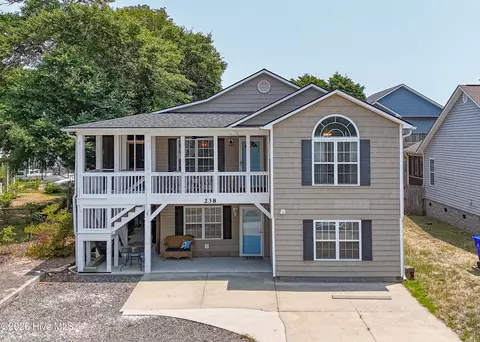 238 NE 35th St, Oak Island, NC 28465