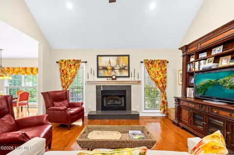 Living - 370 Sugar Pine Dr, Pinehurst, NC 28374 photo 1 of 2