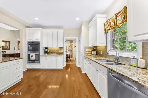 Kitchen - 370 Sugar Pine Dr, Pinehurst, NC 28374 photo 3 of 3