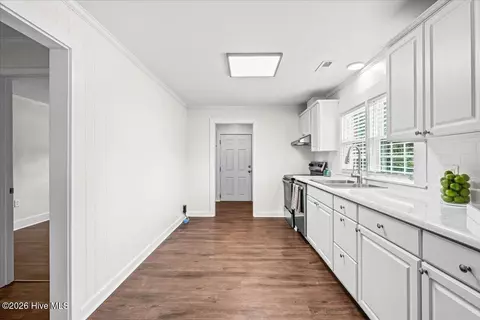 Entry Way - 601 E 8th St, Washington, NC 27889 photo 1 of 3