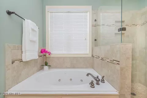 Bath - 4098 Dewaal St, Evans, GA 30809 photo 5 of 14
