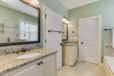 Bath - 4098 Dewaal St, Evans, GA 30809 photo 3 of 8
