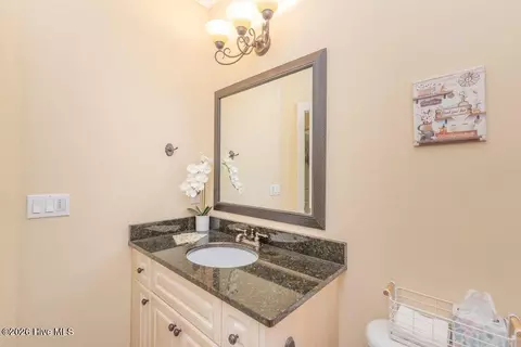 Bath - 4098 Dewaal St, Evans, GA 30809 photo 2 of 14
