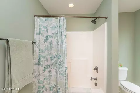 Bath - 4098 Dewaal St, Evans, GA 30809 photo 11 of 14