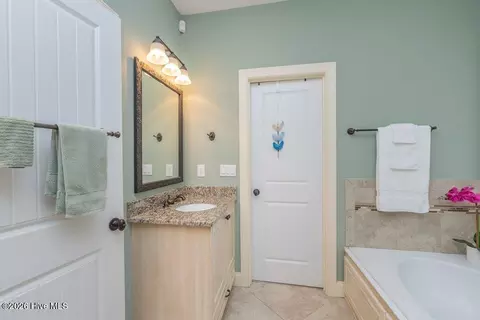 Bath - 4098 Dewaal St, Evans, GA 30809 photo 8 of 14