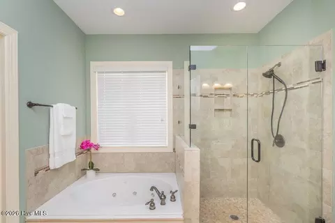 Bath - 4098 Dewaal St, Evans, GA 30809 photo 4 of 14