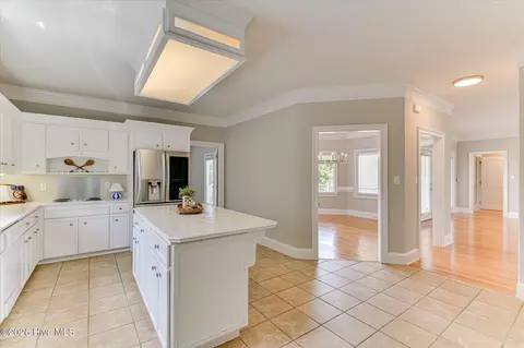 Kitchen - 843 Park Chase Dr, Evans, GA 30809 photo 3 of 8