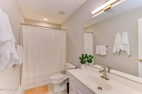 Bath - 843 Park Chase Dr, Evans, GA 30809 photo 6 of 6