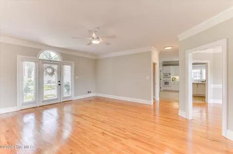 Living - 843 Park Chase Dr, Evans, GA 30809 photo 5 of 6