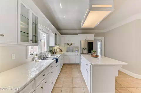 Kitchen - 843 Park Chase Dr, Evans, GA 30809 photo 4 of 8