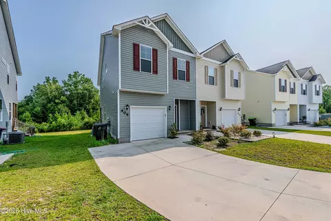 409 Blockade Shoal Ln, Jacksonville, NC 28546