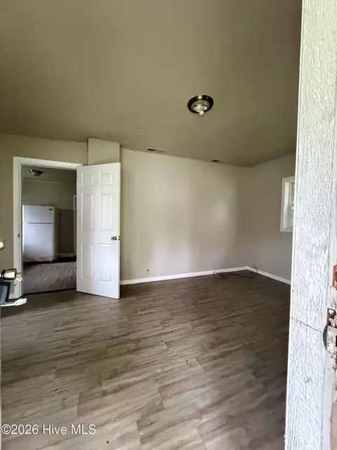 207 E Peterson St, Edenton, NC 27932 photo 2