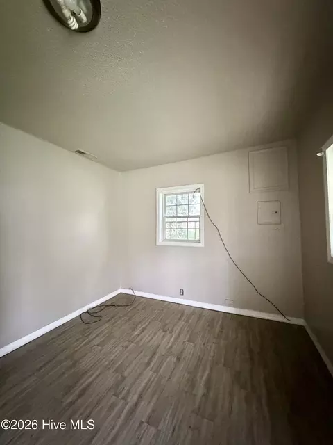 207 E Peterson St, Edenton, NC 27932 photo 3