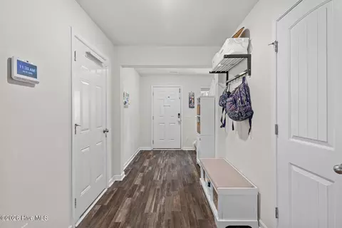 Entry Way - 104 Priscilla Pl, Hampstead, NC 28443 photo 3 of 7