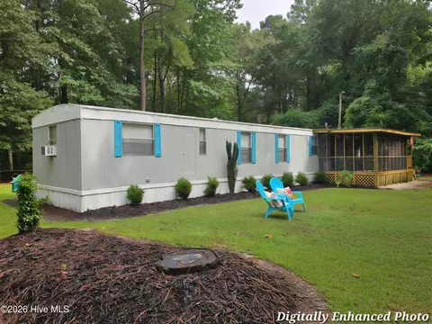 Exterior - 525 King Dr, Hampstead, NC 28443 photo 2 of 11