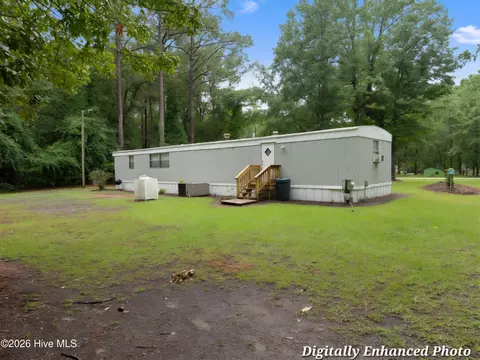 Exterior - 525 King Dr, Hampstead, NC 28443 photo 5 of 11