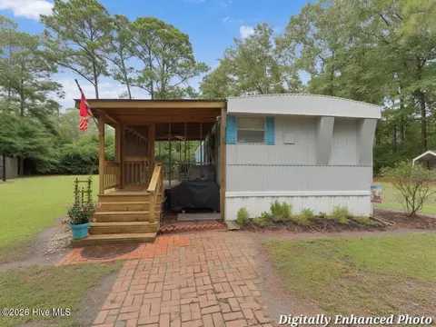 Exterior - 525 King Dr, Hampstead, NC 28443 photo 3 of 11