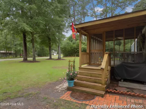 Exterior - 525 King Dr, Hampstead, NC 28443 photo 4 of 11