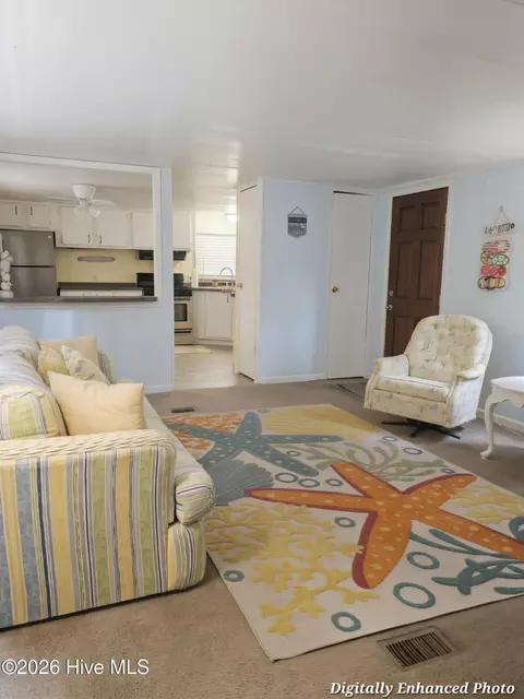 Living - 525 King Dr, Hampstead, NC 28443 photo 1 of 2