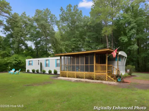 Exterior - 525 King Dr, Hampstead, NC 28443 photo 6 of 11