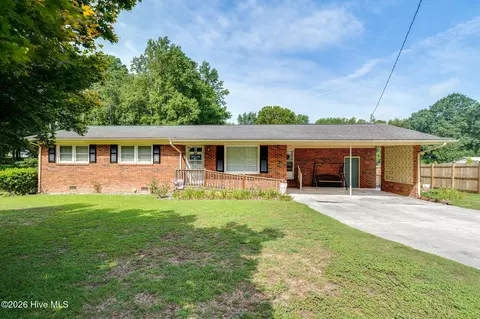 241 N Monk St, Magnolia, NC 28453