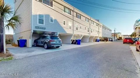 811 Carolina Beach Ave S, Carolina Beach, NC 28428