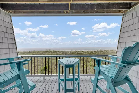 811 Carolina Beach Ave S, Carolina Beach, NC 28428