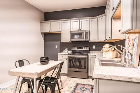 Kitchen - 140 Edgewater Pl, Pinehurst, NC 28374 photo 8 of 8