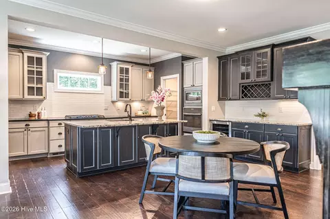 Kitchen - 140 Edgewater Pl, Pinehurst, NC 28374 photo 6 of 8
