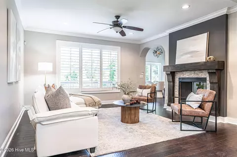 Living - 140 Edgewater Pl, Pinehurst, NC 28374 photo 2 of 3