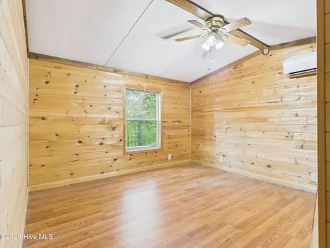 Bedroom - 30 Sapphire Rdg, Murphy, NC 28906 photo 2 of 3