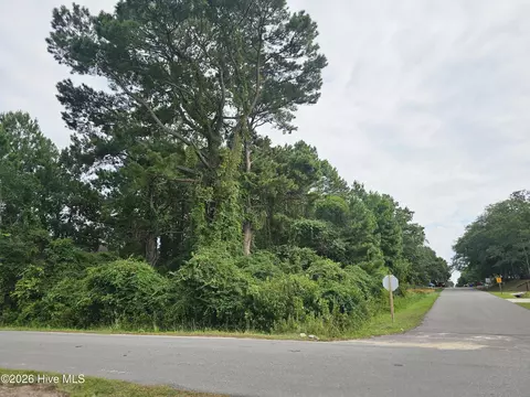 1401 E Yacht Dr, Oak Island, NC 28465