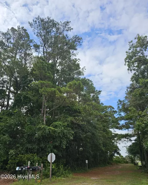 5608 E Yacht Dr, Oak Island, NC 28465
