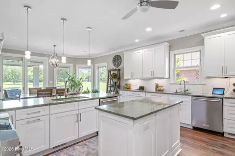 Kitchen - 124 Cedar Point Dr, Wallace, NC 28466 photo 3 of 5