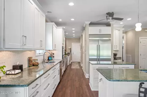 Kitchen - 124 Cedar Point Dr, Wallace, NC 28466 photo 5 of 5
