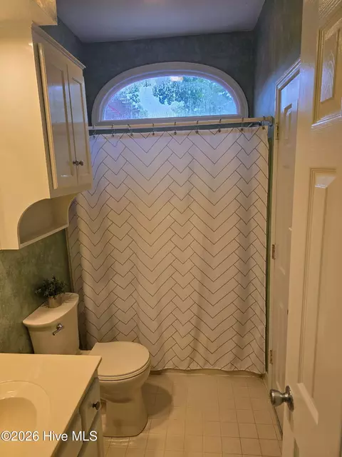 Bath - 111 Moss Creek Dr, Martinez, GA 30907 photo 3 of 5