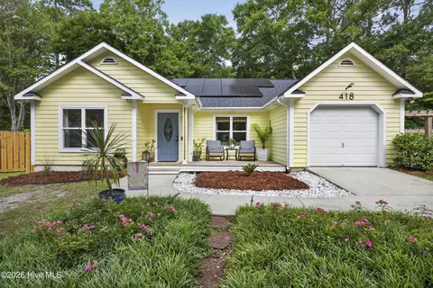 418 Dogwood Ln, Wilmington, NC 28409