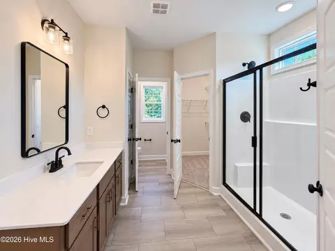 Bath - 20 Yardley Dr, Smithfield, NC 27577 photo 2 of 3