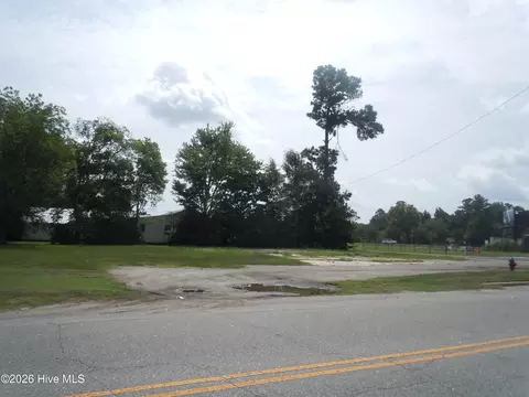 915 Hickman Rd, Tabor City, NC 28463