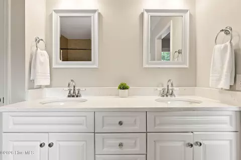 Bath - 2405 Longleaf Dr W, Pinehurst, NC 28374 photo 3 of 5