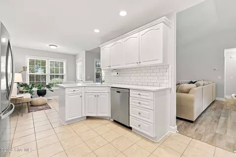 Kitchen - 2405 Longleaf Dr W, Pinehurst, NC 28374 photo 4 of 4