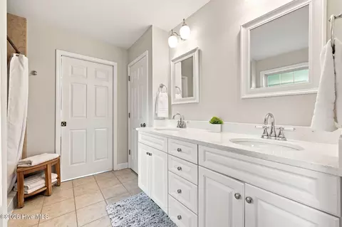 Bath - 2405 Longleaf Dr W, Pinehurst, NC 28374 photo 2 of 5