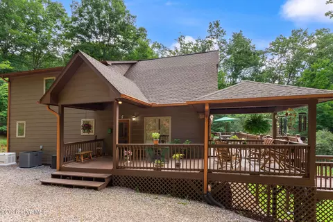 Exterior - 390 Timberwood Hills Rd, Murphy, NC 28906 photo 2 of 27
