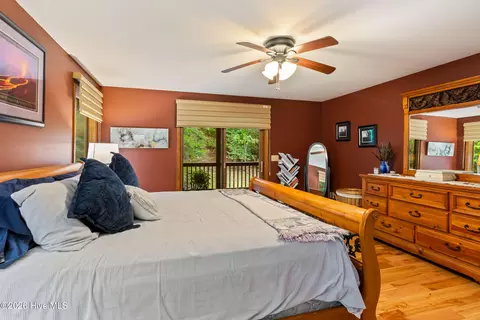 Bedroom - 390 Timberwood Hills Rd, Murphy, NC 28906 photo 2 of 10
