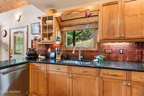 Kitchen - 390 Timberwood Hills Rd, Murphy, NC 28906 photo 3 of 3