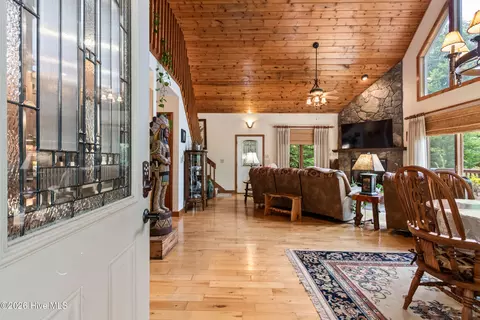 Entry Way - 390 Timberwood Hills Rd, Murphy, NC 28906 photo 1 of 10
