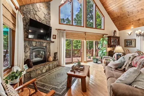 Living - 390 Timberwood Hills Rd, Murphy, NC 28906 photo 1 of 3