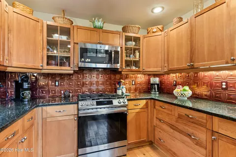 Kitchen - 390 Timberwood Hills Rd, Murphy, NC 28906 photo 2 of 3