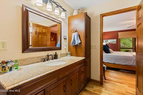 Bath - 390 Timberwood Hills Rd, Murphy, NC 28906 photo 5 of 11